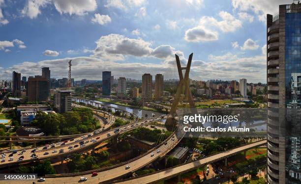sao paulo, brazil - cityscape of the cable-stayed bridge and both riverbanks of pinheiros river - são paulo 個照片及圖片檔
