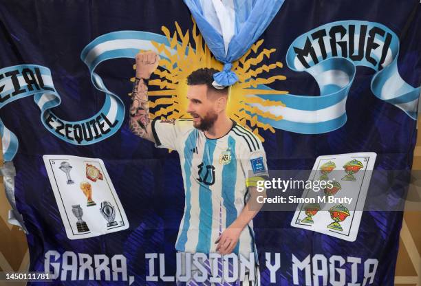 Messi Msg 1,556 Messi Signs Stock Photos, High-Res Pictures, and Images - Getty ...