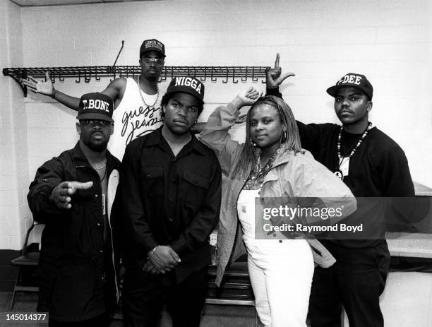 Rapper Ice Cube poses for photos with Da Lench Mob group members, rappers Yo-Yo, T Bone, J-Dee, and deejay Sir Jinx backstage at The Arena in St....