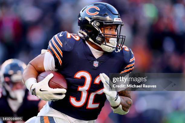 David Montgomery of the Chicago Bears runs the ball during the second half in the game against the Philadelphia Eagles at Soldier Field on December...