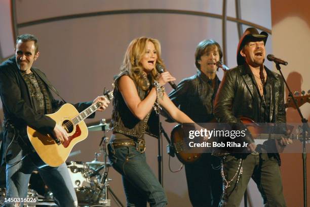 Sugarland with Jennifer Nettles and Kristian Bush perform at the 48th Grammy Awards show, February 8, 2006 in Los Angeles, California.