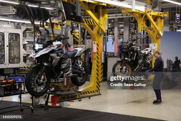 Motorcycle Factory Photos and Premium High Res Pictures - Getty Images