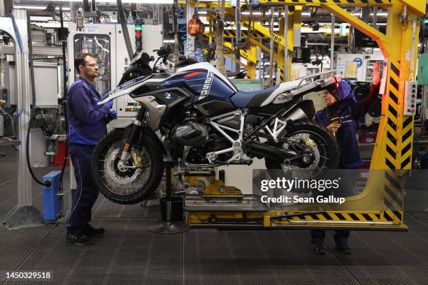 Motorcycle Manufacturing Photos and Premium High Res Pictures - Getty