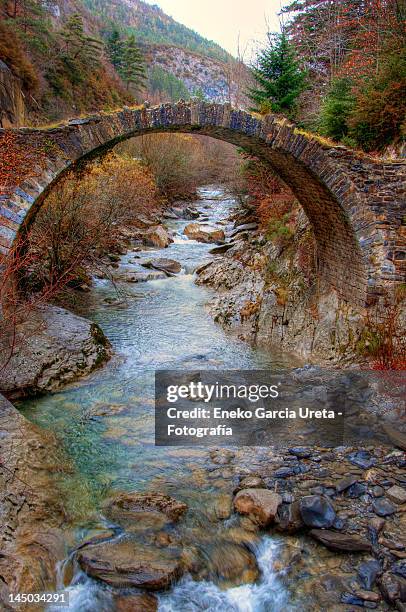 rio belagua - romeinse brug stockfoto's en -beelden