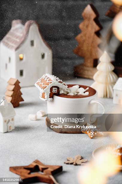 hot chocolate with marshmallows and gingerbreads. hot winter drink, christmas concept. - czech republic food stock pictures, royalty-free photos & images