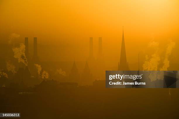 battersea power station at dawn - battersea power station silhouette stock-fotos und bilder