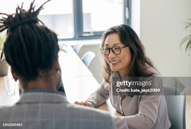 powerful job interview tips from a recruiter - agenda meeting stock pictures, royalty-free photos & images