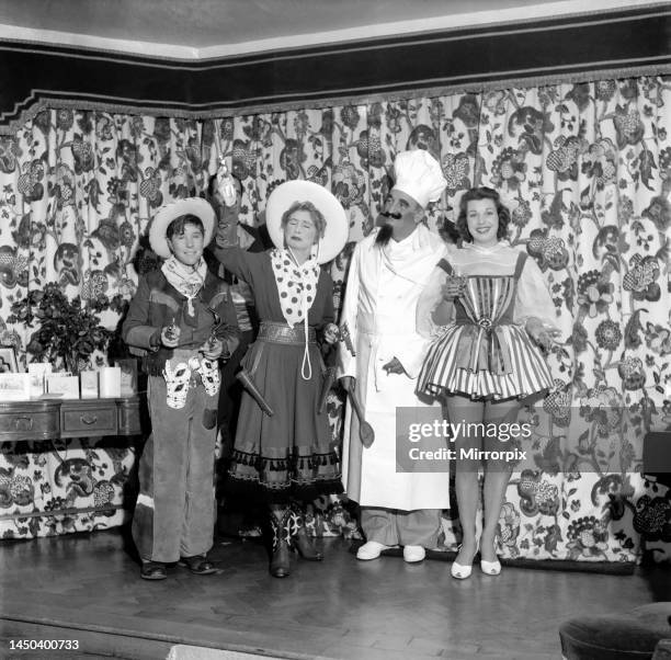 Lady Docker Sir Bernard Docker Photos and Premium High Res Pictures - Getty Images