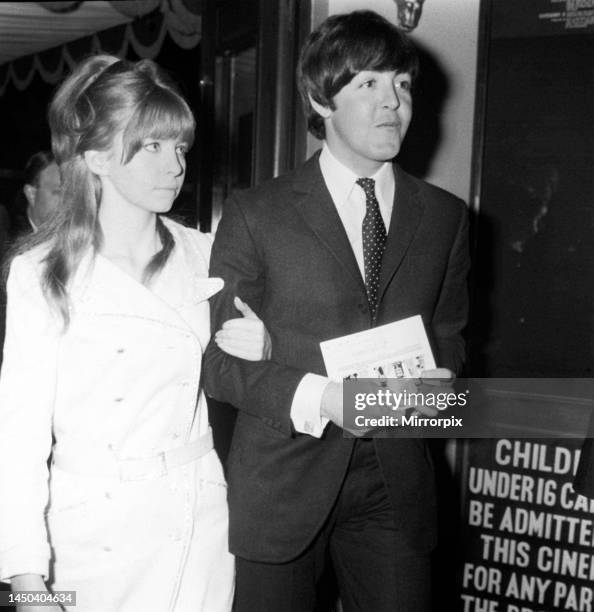 Jane Asher 60s Photos and Premium High Res Pictures - Getty Images