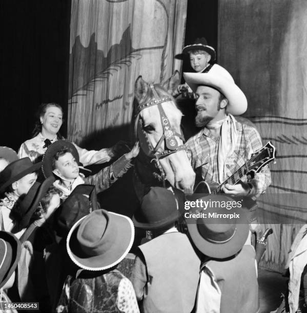 Johnny R Dennis 1,318 Johnny Dennis Photos & High Res Pictures - Getty Images