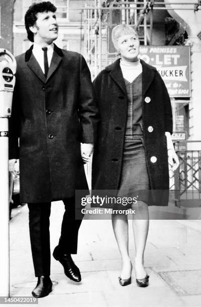 Tom Jones pop star and his wife Lyn Jones in London do some house hunting in March 1965.