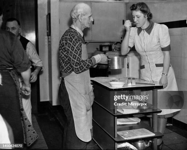 Men's cooking class. February 1944.