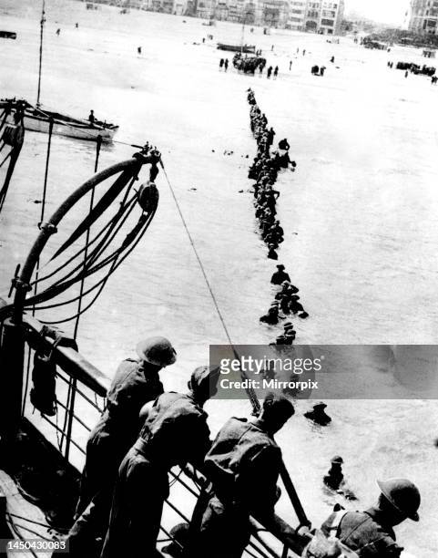 The evacuation of the BEF from the beaches at Dunkirk. June 1940.