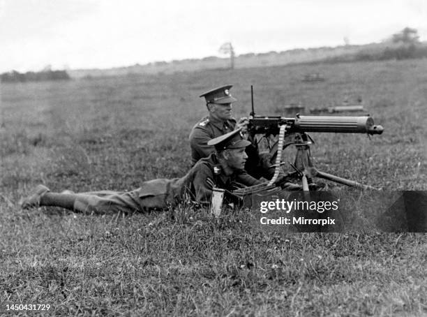 Sergeant Light Machine Gun Vickers Machine Gun Photos and Premium High Res Pictures - Getty Images