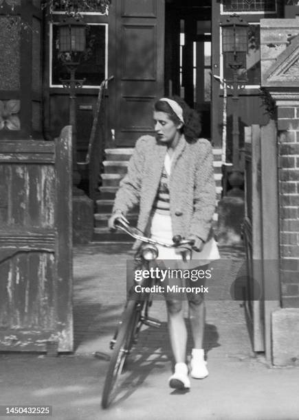 Year-old Yvonne Symonds who met Neville Heath at a dance in Chelsea. Heath called himself Lt. Colonel Heath. Though he was ten years older than she...