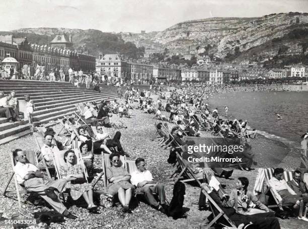 Special Supplement on Weather - Old Pictures Of Heatwaves in North Wales - 1947 Llandudno.