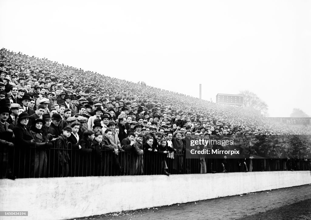 Crowds at The Valley