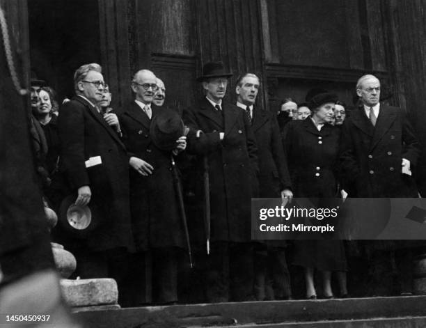 General Election 1950: A pre-election thanksgiving service was held at St. Paul's Cathedral this morning which members of the Government attended. L...