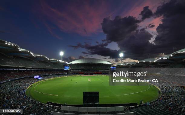 General view as sunsets during the Men's Big Bash League match between the Adelaide Strikers and the Sydney Thunder at Adelaide Oval, on December 20...