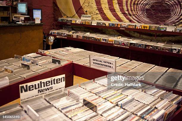 Empty Record Collection 329 Empty Record Store Stock Photos, High-Res Pictures, and Images ...