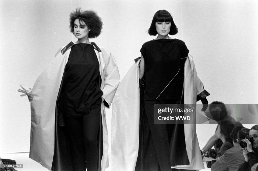 Yohji Yamamoto Fall 1982 Ready to Wear Runway Show News Photo