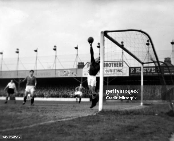 Action during the league match between Luton Town and Manchester United at Kenilworth Road. 13th April 1957.