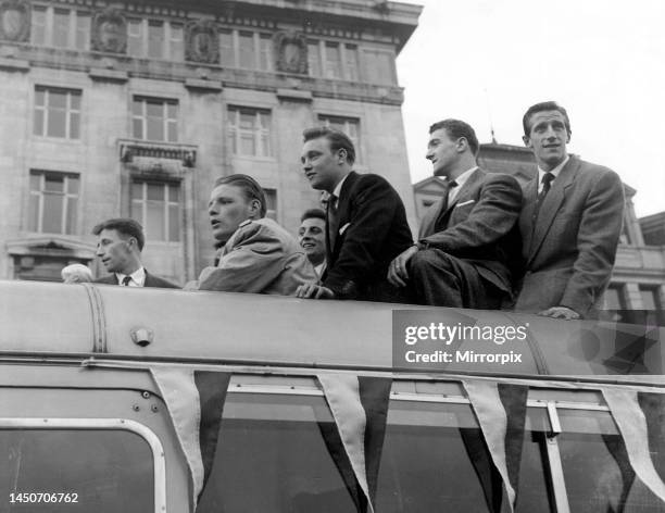 Cup Final Runners Up Manchester United on board the team coach travelling along Piccadilly in central Manchester on their way to the Town Hall for a...