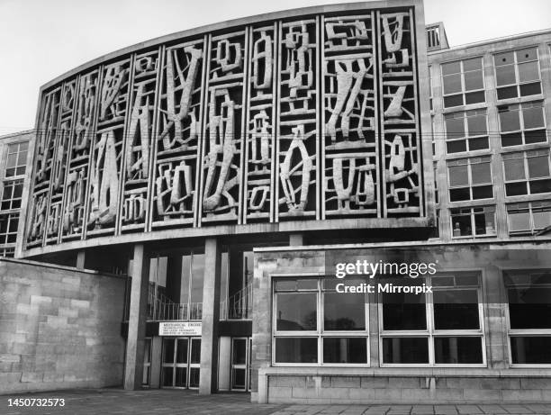 Entrance to Leeds University. 29th January 1969.