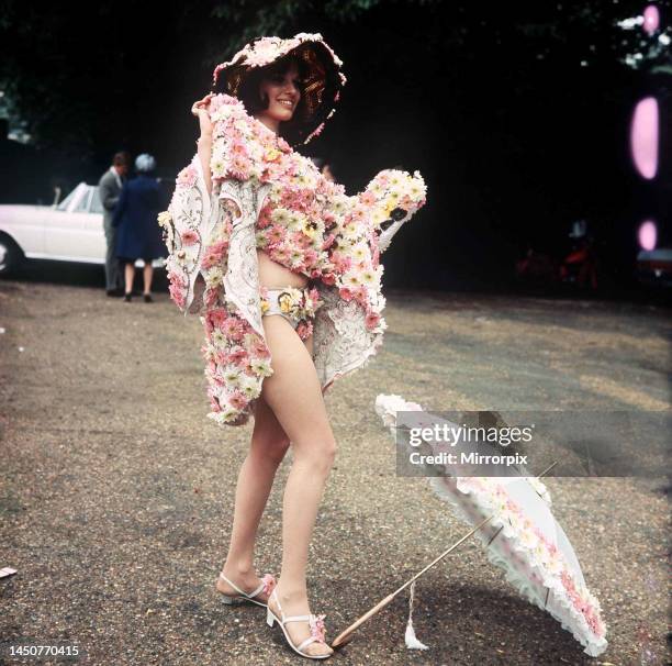 Tandy Cronyn actress wearing flower covered outfit knickers hat and shoes at Royal Ascot. June 1968.