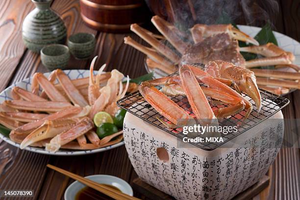 grilled snow crab - chionoecetes opilio - fotografias e filmes do acervo