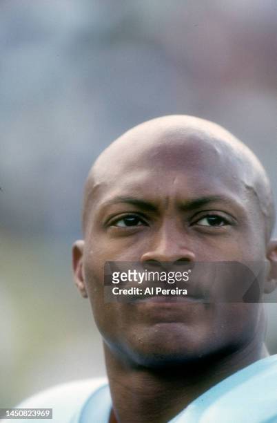 Running Back Eddie George of the Houston Oilers follows the action in the game between the Houston Oilers vs the New York Jets at Mississippi...