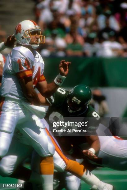 Quarterback Vinny Testaverde of the Tampa Bay Buccaneers passes the ball in the game between the Tampa Bay Buccaneers vs the New York Jets at The...