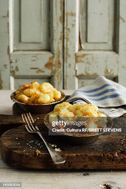 bowls of potatoes and beef on board - meat pie stock pictures, royalty-free photos & images
