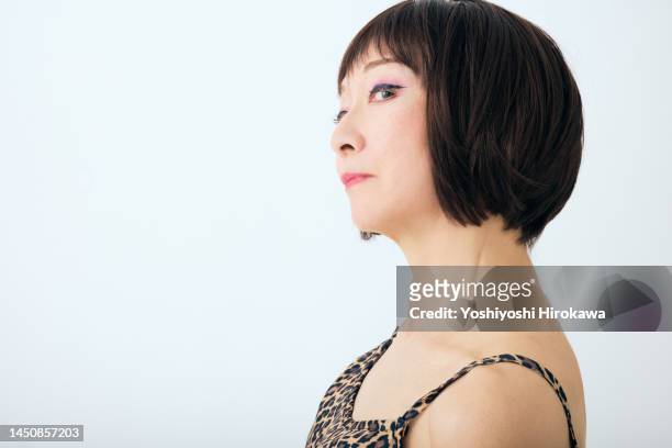 portrait of senior dancer - 調布 stockfoto's en -beelden