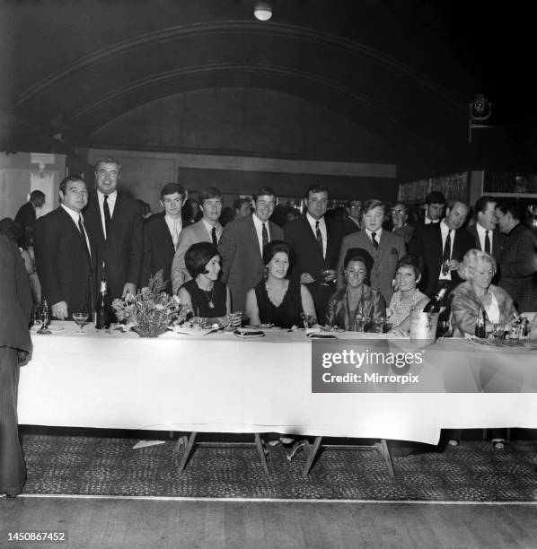 Freddie Foreman at the 2II club in Balham with his wife and Bookmaker Mick Reagan Olympic bantam Micky Carter, Olympic and now pro featherweight...