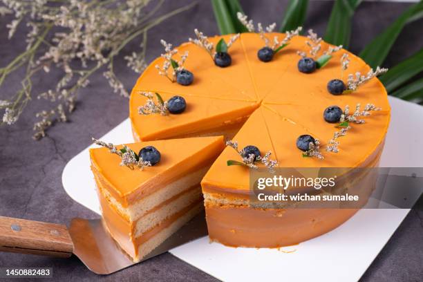 white  cake with fruit, cherry fruit - gateaux fotografías e imágenes de stock