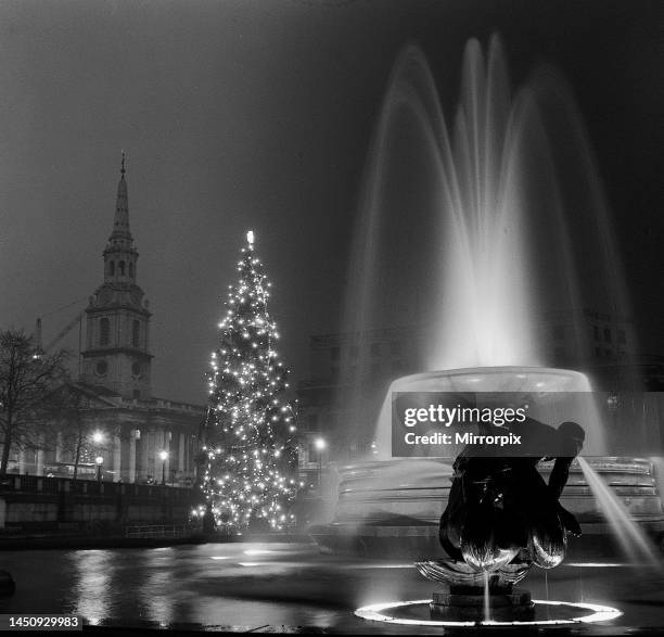 Trafalgar Square 1960s Photos And Premium High Res Pictures Getty Images trafalgar-square-1960s-photos-and-premium-high-res-pictures-getty-images