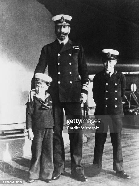 Prince Louis of Battenburg with his son Louis aged 6 -he was later earl Mountbatten of Burma. Circa 1906.