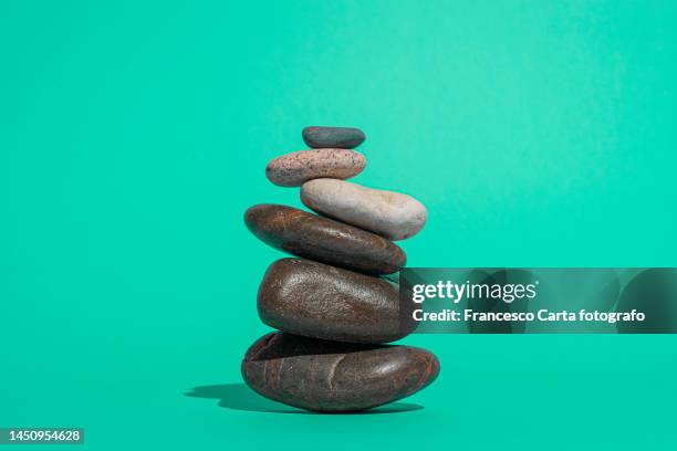 balanced stone pile - sten bildbanksfoton och bilder