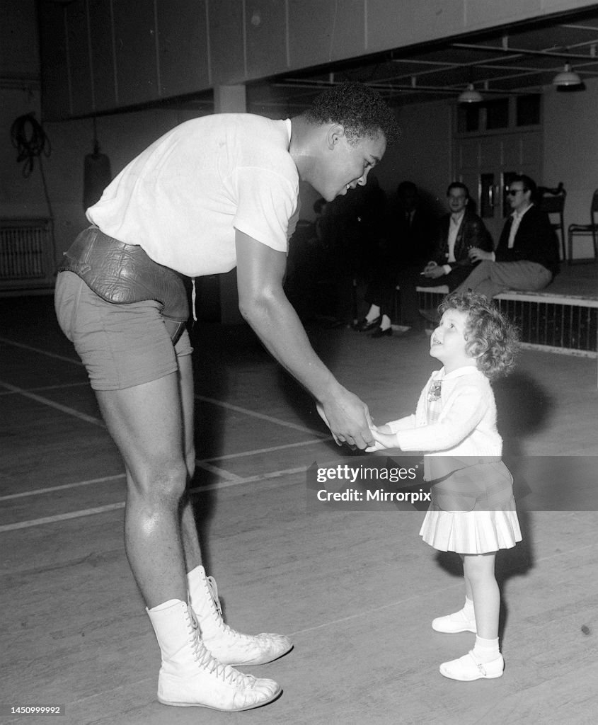 Cassius Rai American heavyweight boxer Cassius Clay training ahead of his... News ...