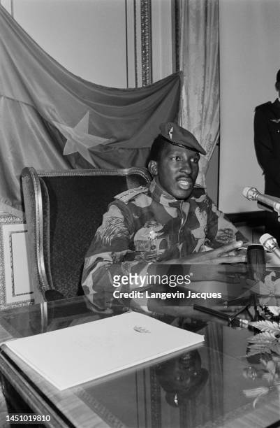 Thomas Sankara, le président de Burkina Faso à une conférence de presse internationale sur l’arbre et la forêt à l’hôtel Crillon à Paris.