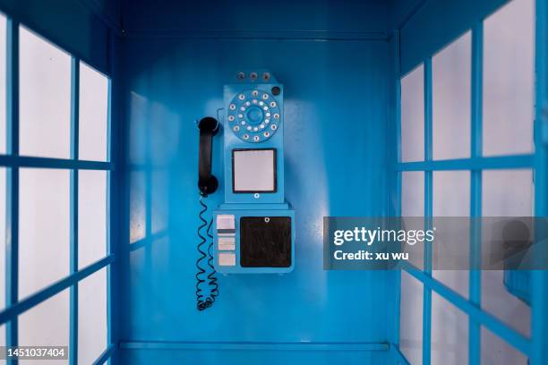 phone booth - telefonzelle stock-fotos und bilder