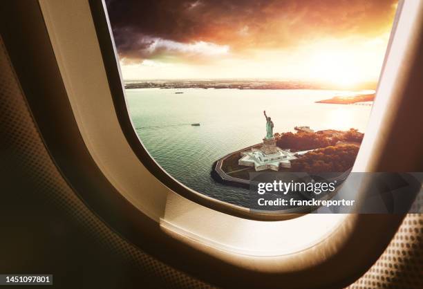 flying over nyc - porthole stock pictures, royalty-free photos & images