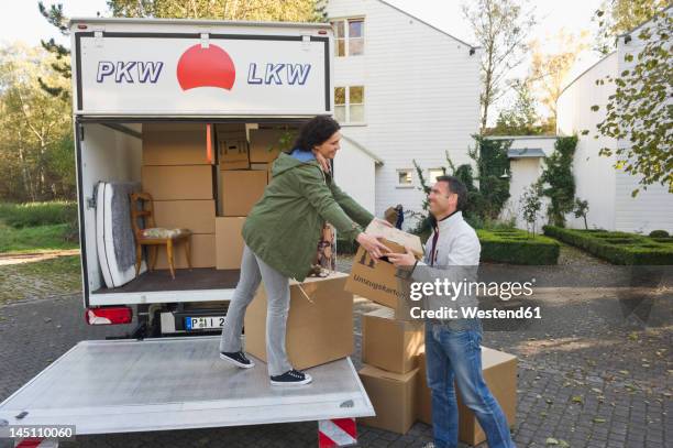 Loading Truck With 4 People Movers Loading Truck Photos and Premium High Res Pictures - Getty Images