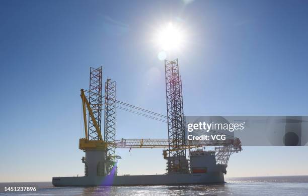 The fourth-generation offshore jack-up "Voltaire" , the world's first 3,200-ton self-elevating and self-propelled vessel designed for the...