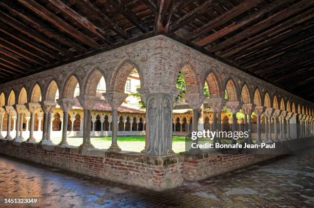 the cloister in saint-pierre abbey of moissac - agen stock pictures, royalty-free photos & images