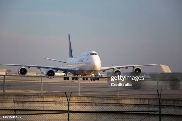 boeing 747 di lufthansa - lufthansa foto e immagini stock