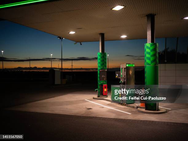 gas station at reykjavik - bensinstation bildbanksfoton och bilder