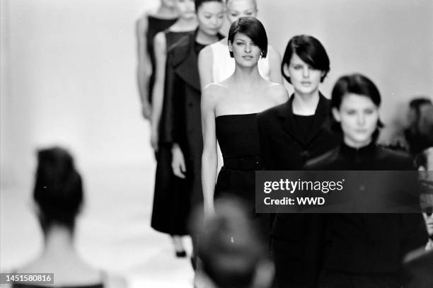 Models Linda Evangelista and Stella Tennant.