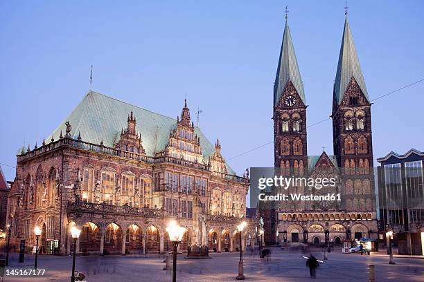 germany, bremen, view of town hall at market square - bremen stock-fotos und bilder